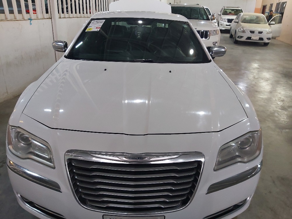 کرایسلەر 300